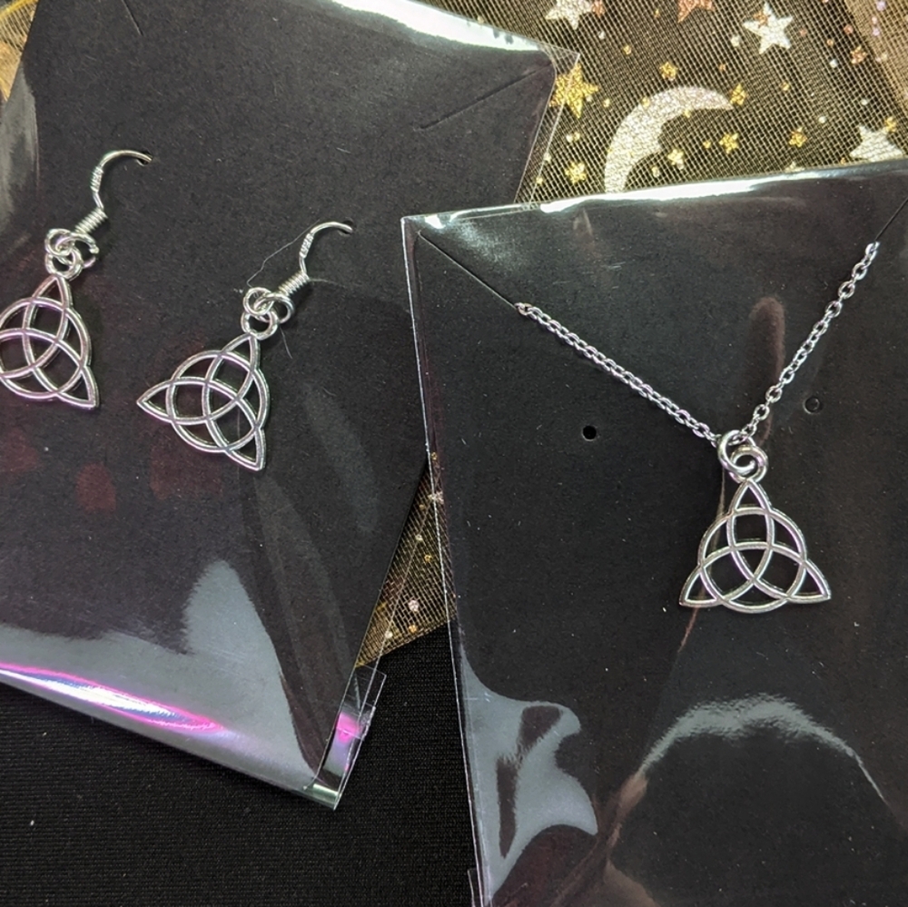 Little Triquetra Earrings & Necklace Set BNIP Celtic Knot